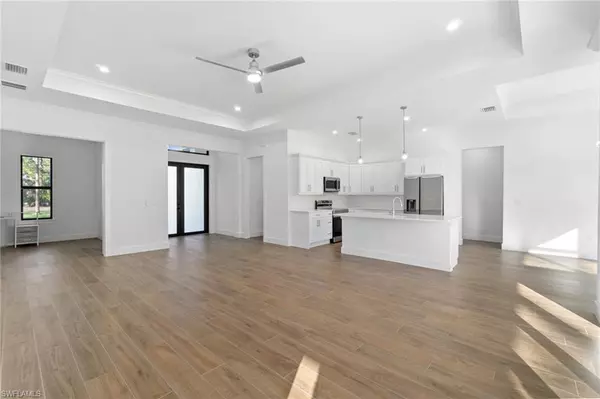 Naples, FL 34120,3724 2nd AVE NE