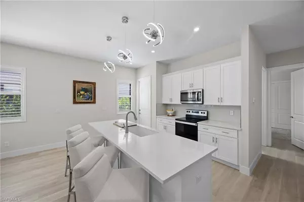 Naples, FL 34112,5832 Jasper WAY #5-102