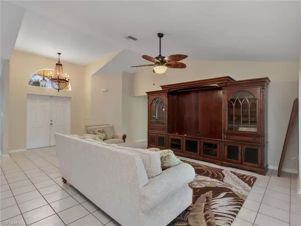 Lehigh Acres, FL 33936,820 Robert AVE