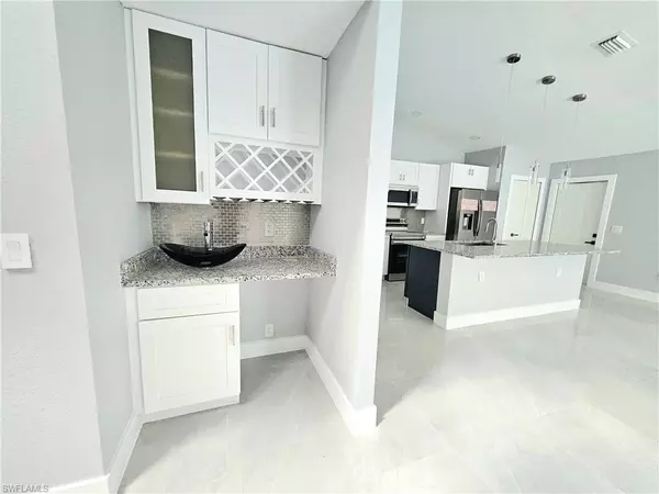 Fort Myers, FL 33908,17749 port boca CT