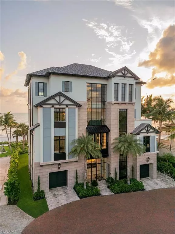 Naples, FL 34108,7409 Bay Colony DR