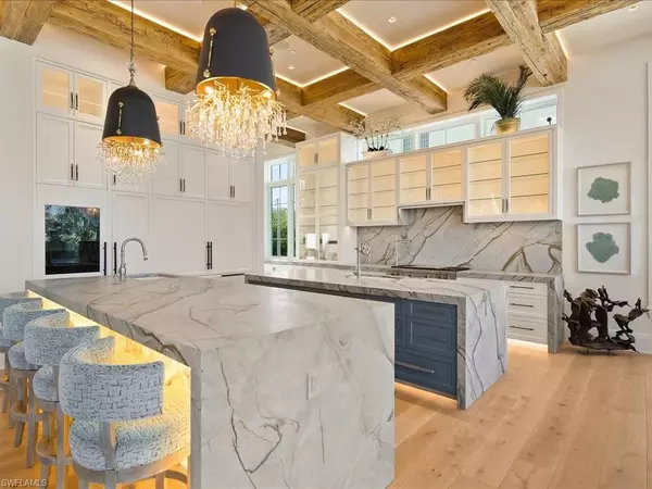 Naples, FL 34108,7409 Bay Colony DR