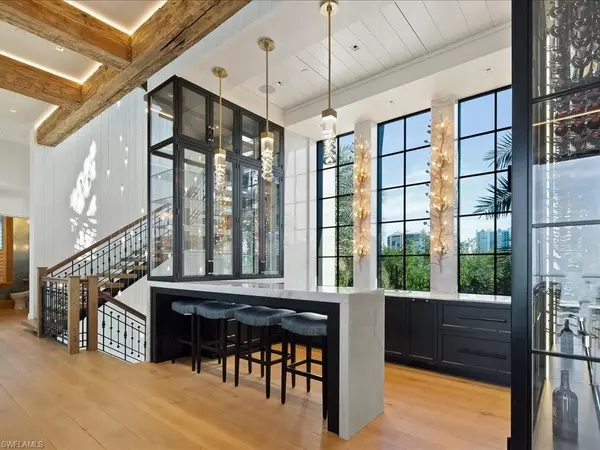 Naples, FL 34108,7409 Bay Colony DR