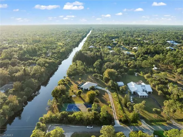 Naples, FL 34117,821 15th ST SW