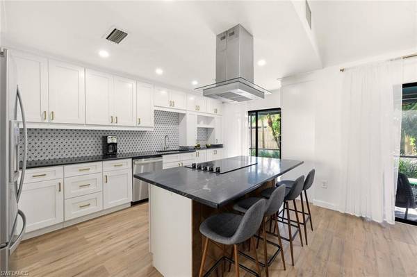 772 Reef Point CIR, Naples, FL 34108