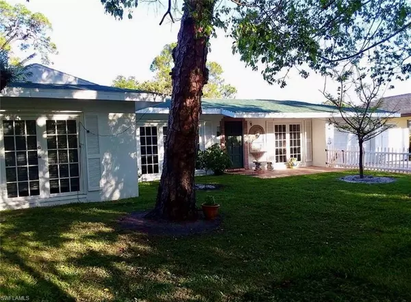 626 Rudder RD, Naples, FL 34102