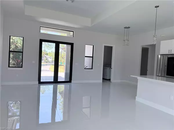 Naples, FL 34117,2266 Desoto BLVD S