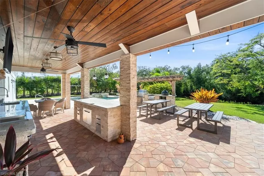 7209 Hendry Creek DR, Fort Myers, FL 33908