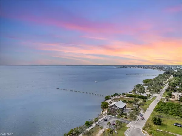 Port Charlotte, FL 33948,4186 Yucatan CIR