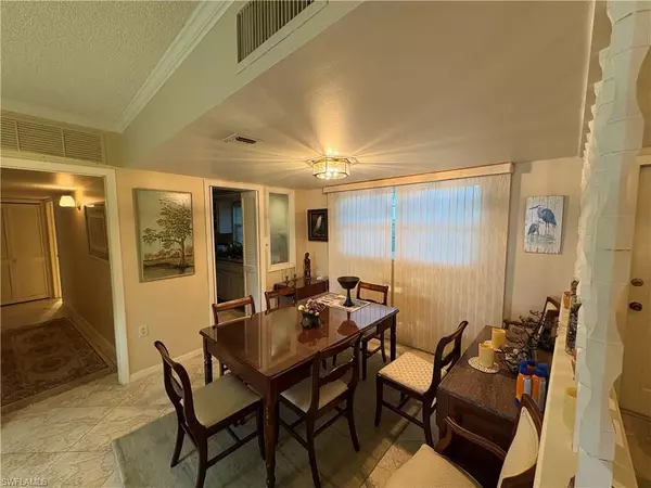 Naples, FL 34103,383 Harbour DR #207