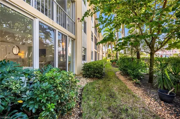 Naples, FL 34102,900 8th AVE S #105