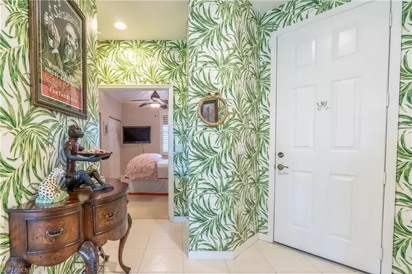 Naples, FL 34109,1540 Clermont DR #F204