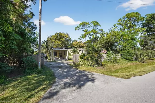 North Fort Myers, FL 33917,7580 Marx DR