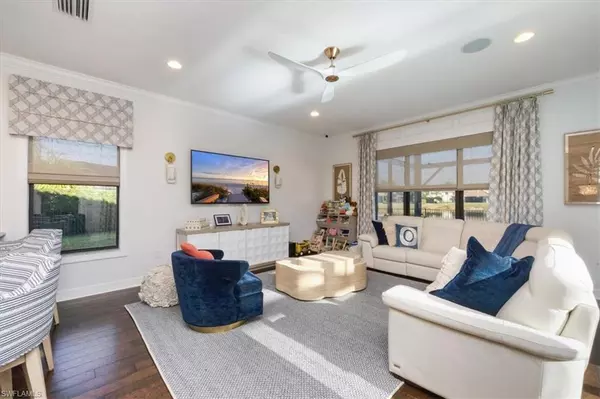 Naples, FL 34119,3821 Columbia CT