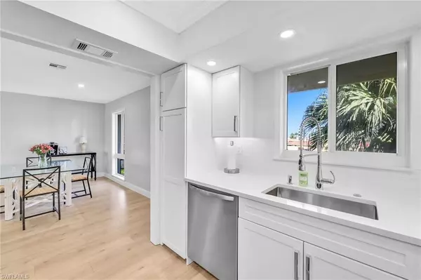 Naples, FL 34112,138 Teryl RD #4-2