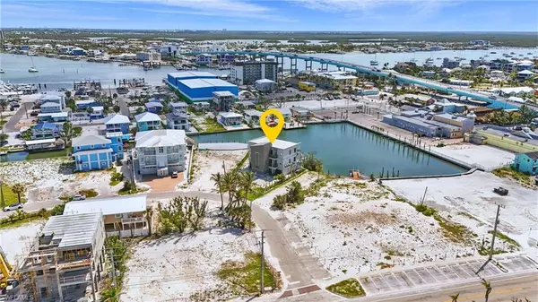 Fort Myers Beach, FL 33931,855 Lagoon ST #4