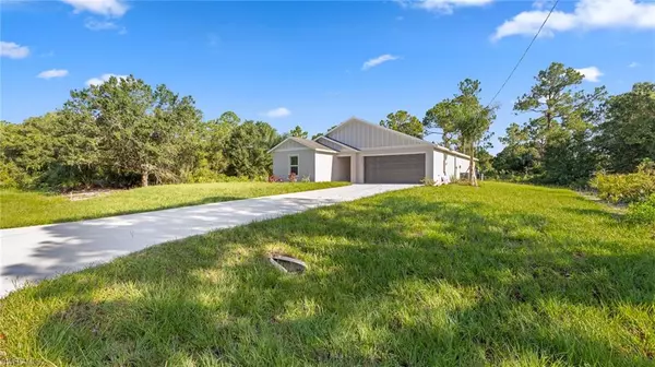 Lehigh Acres, FL 33974,206 Preston ST