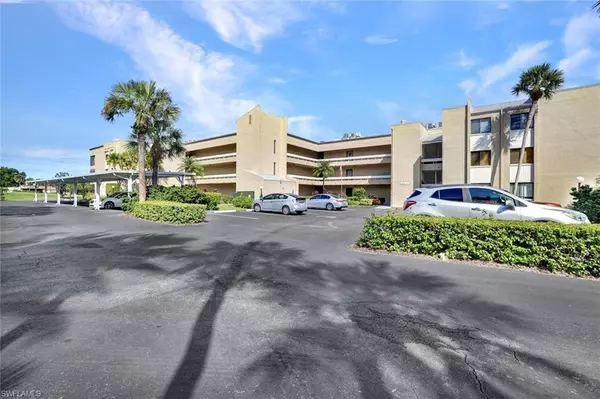 Naples, FL 34112,3655 Boca Ciega DR #106