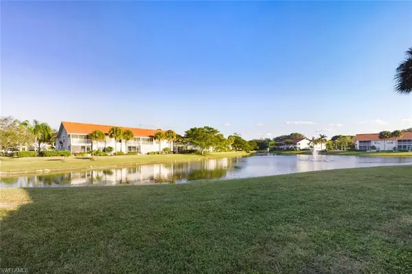 Naples, FL 34110,4910 Deerfield WAY #A103