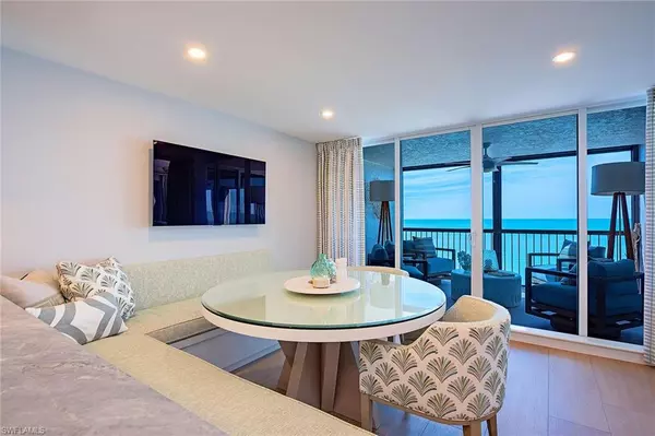 Naples, FL 34108,8473 Bay Colony DR #2002