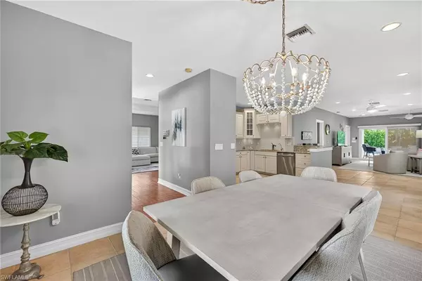 Naples, FL 34102,740 5th AVE N