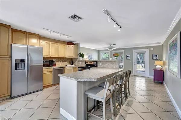 Naples, FL 34103,2840 14th ST N