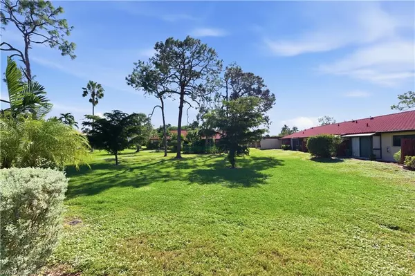 Naples, FL 34112,2060 Pine Isle LN #2060