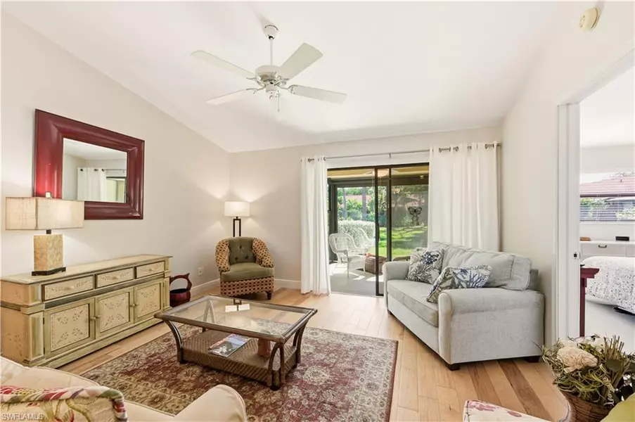 2060 Pine Isle LN #2060, Naples, FL 34112