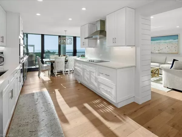 Naples, FL 34103,2386 Gulf Shore BLVD N #104