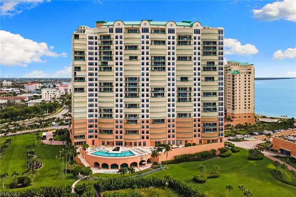 Marco Island, FL 34145,940 Cape Marco DR #2006