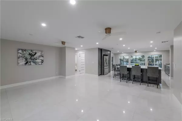 Fort Myers Beach, FL 33931,25 Fairview BLVD