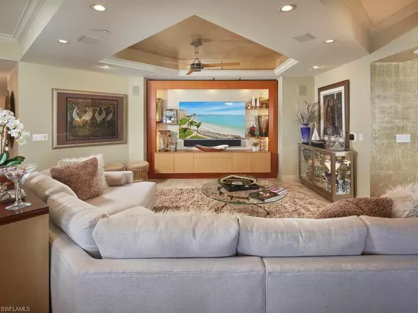 Marco Island, FL 34145,970 Cape Marco DR #501