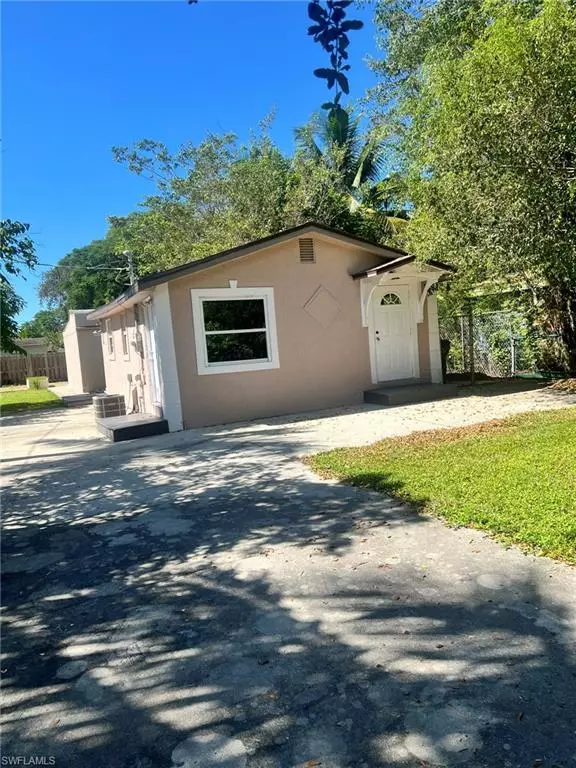 Naples, FL 34112,2480 Andrew DR