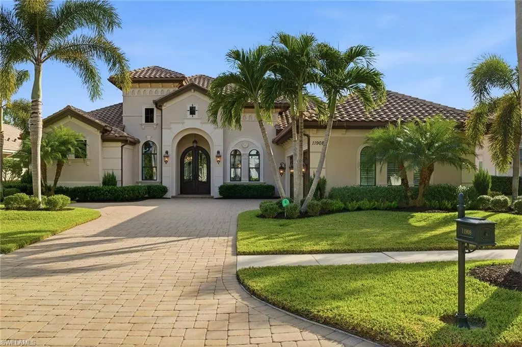 Naples, FL 34120,11908 Hedgestone CT