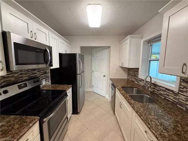 Fort Myers, FL 33919,6675 Fiesta WAY