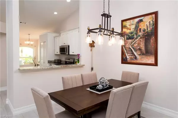 Naples, FL 34104,5433 Whitten DR #106