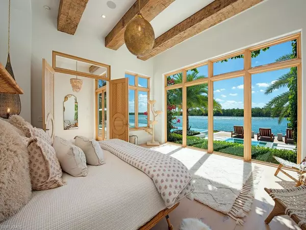 Naples, FL 34102,860 Admiralty Parade E