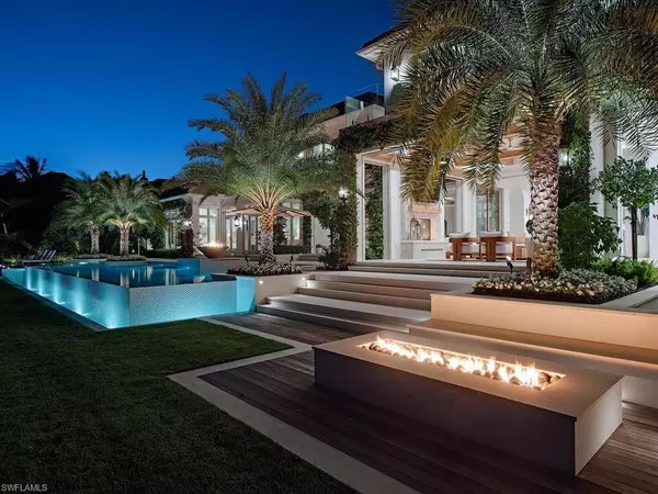 Naples, FL 34102,860 Admiralty Parade E