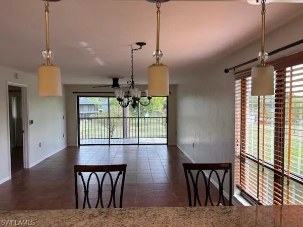 Naples, FL 34116,1220 Commonwealth CIR #M206