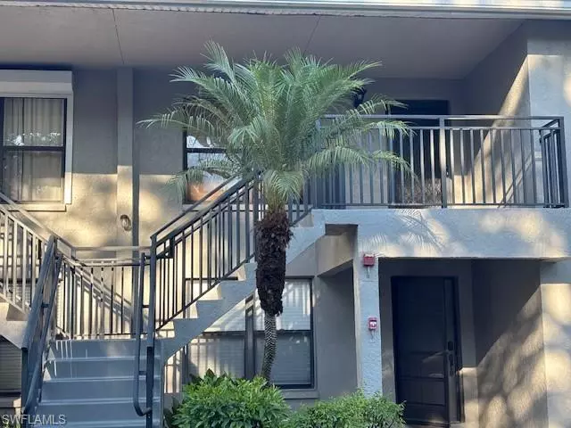 1220 Commonwealth CIR #M206, Naples, FL 34116