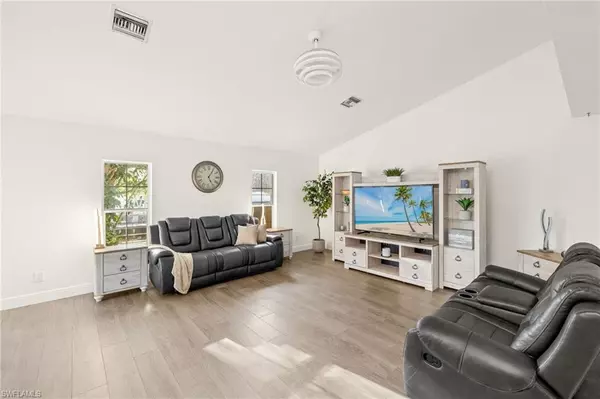 Bonita Springs, FL 34135,27130 Holly LN