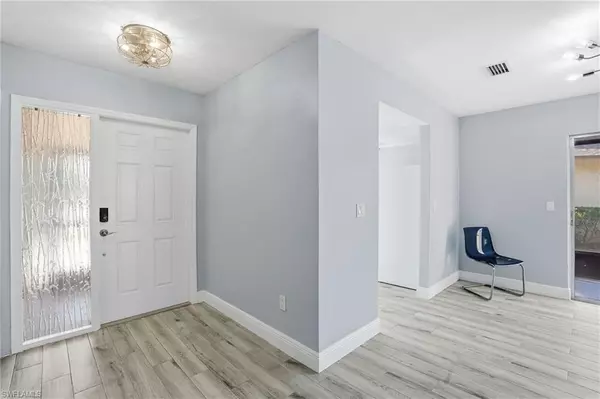 Fort Myers, FL 33908,6431 Royal Woods DR