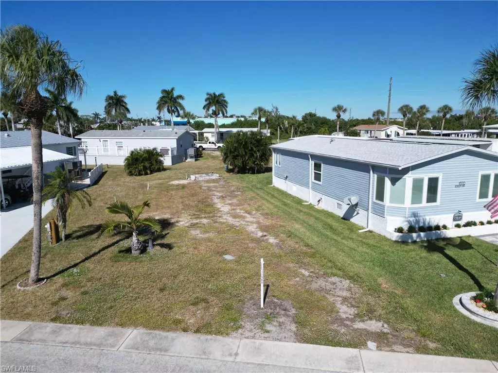 Fort Myers Beach, FL 33931,11380 Azalea LN