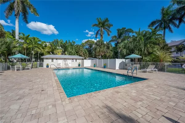 Naples, FL 34112,3021 Sandpiper Bay CIR #E205