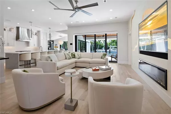 Naples, FL 34102,1550 Chesapeake AVE