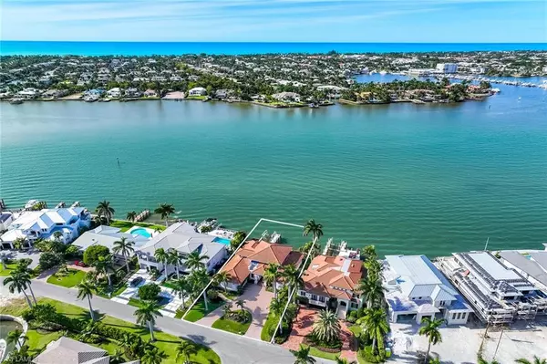 Naples, FL 34102,1942 Kingfish RD