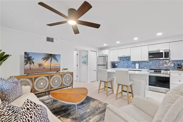 Naples, FL 34102,960 7th ST S #101