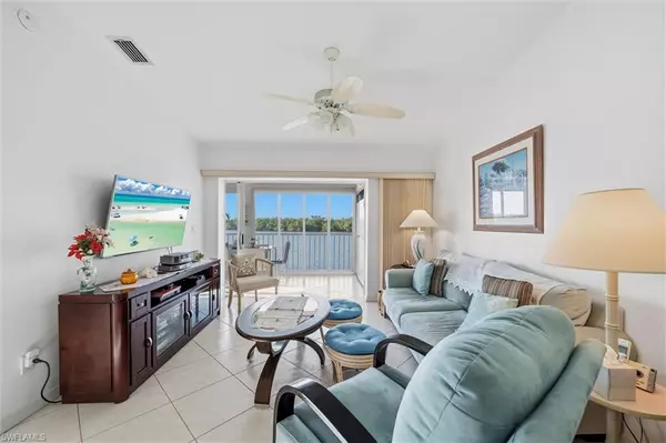 Naples, FL 34114,1165 Mainsail DR #611