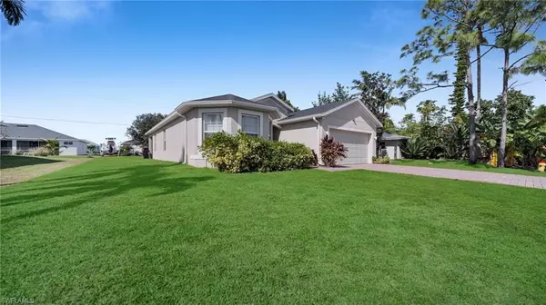 Cape Coral, FL 33993,506 NW Juanita CT