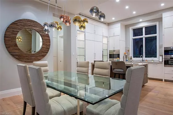 Naples, FL 34102,1230 Gulf Shore BLVD S